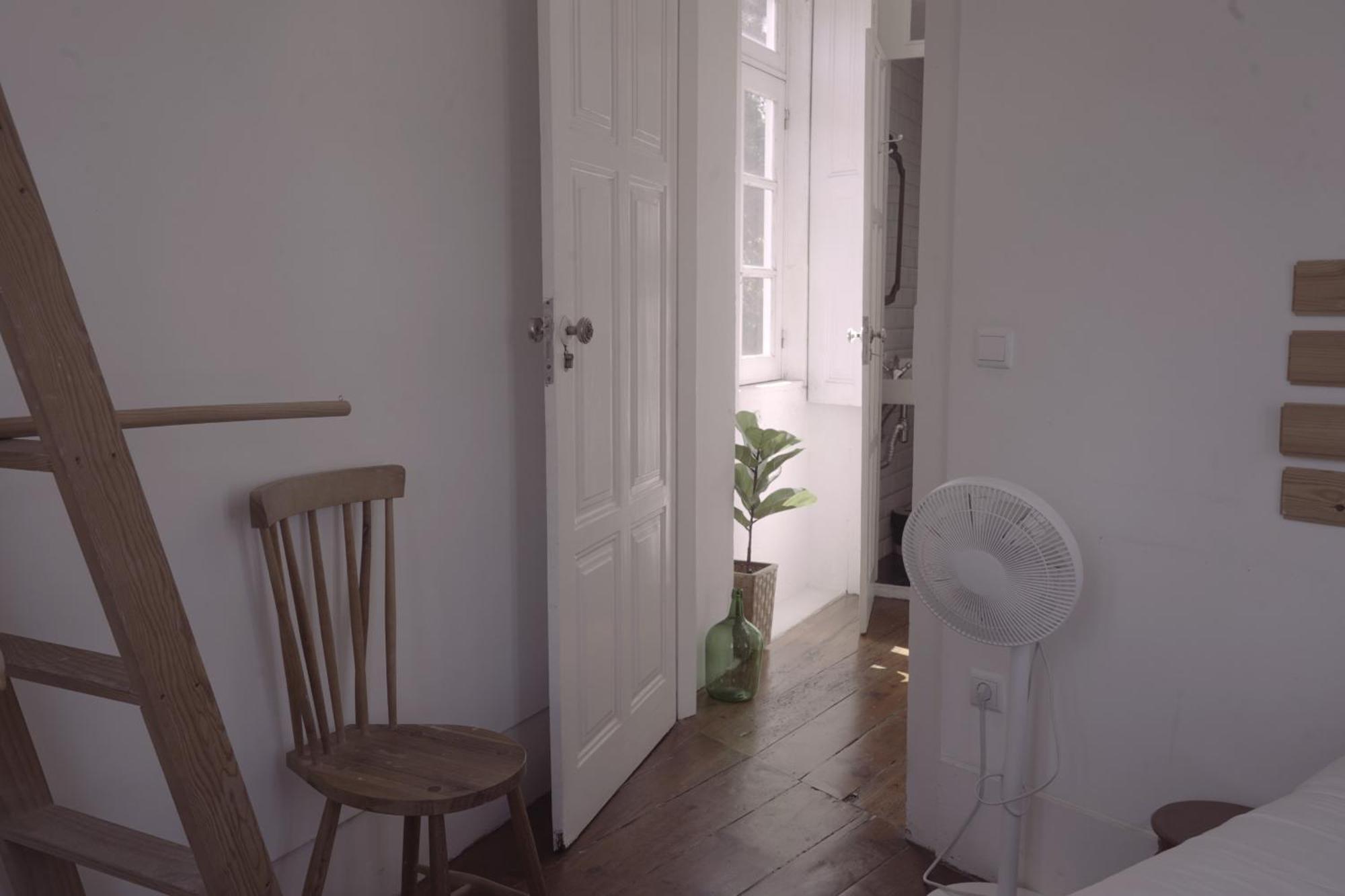 Light & Airy Historic Centre House With Balconies Hébergement de vacances *