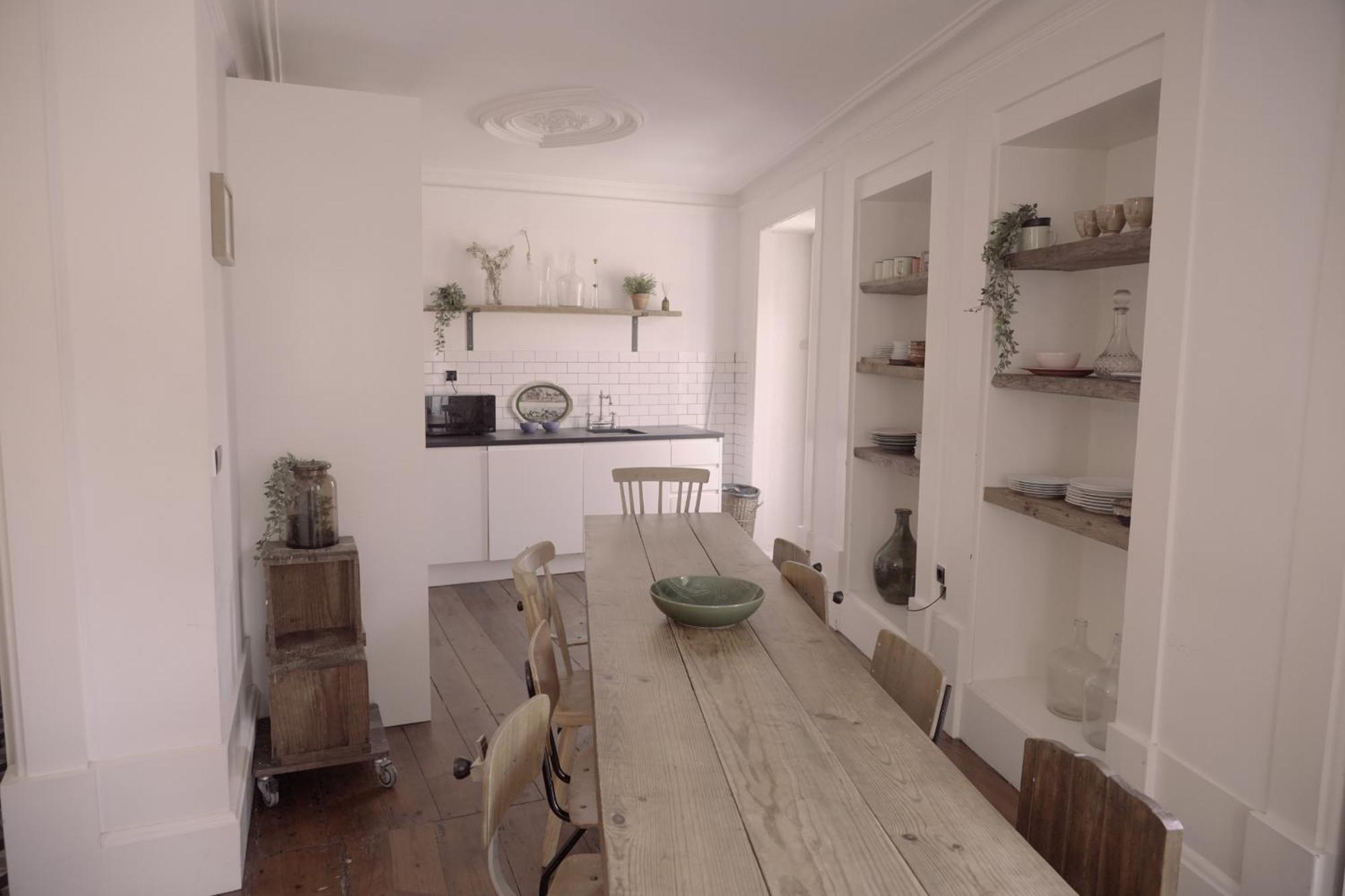 Light & Airy Historic Centre House With Balconies Oporto