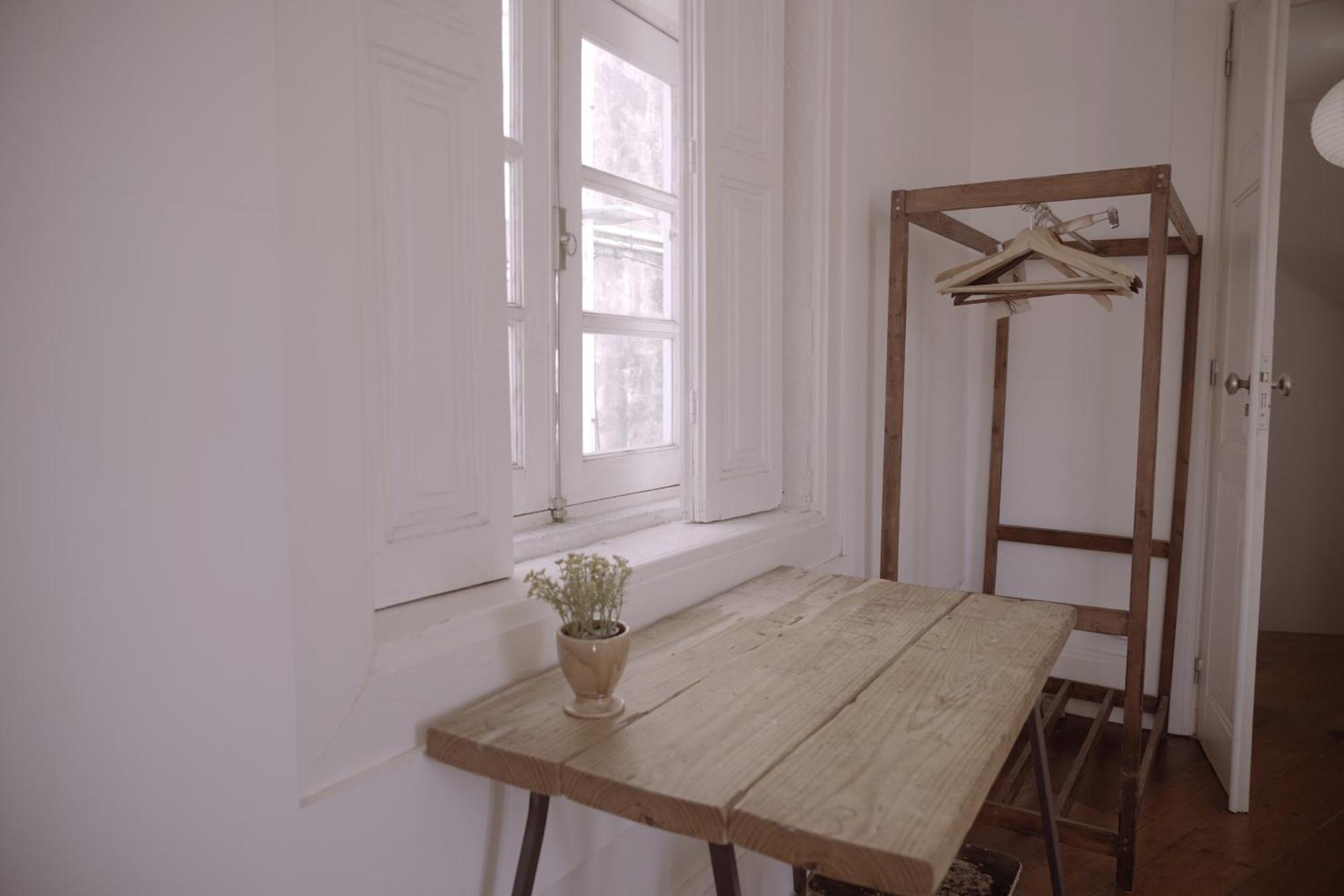 Light & Airy Historic Centre House With Balconies Hébergement de vacances *